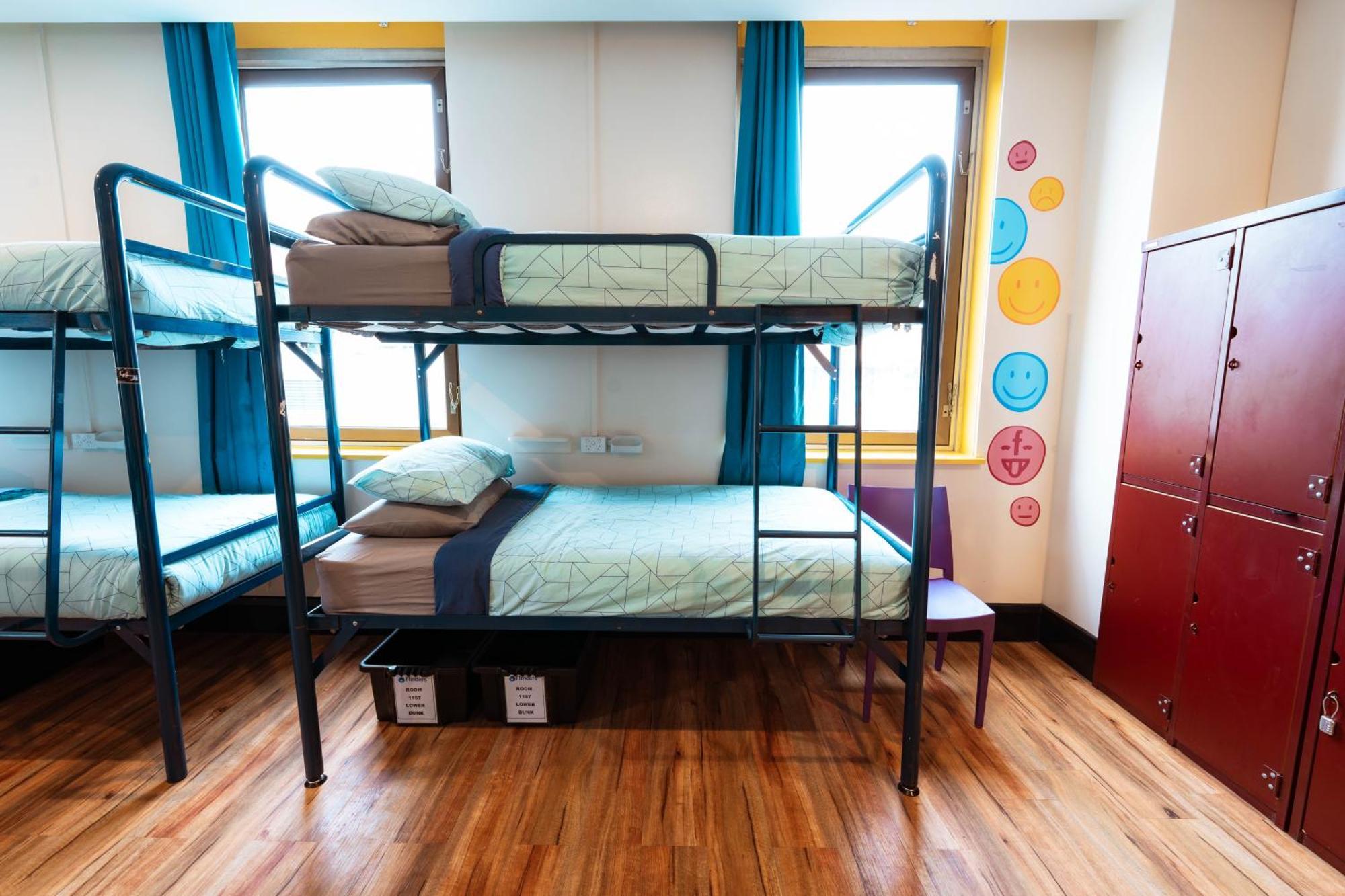 Flinders Backpackers Hostel เมลเบิร์น ภายนอก รูปภาพ