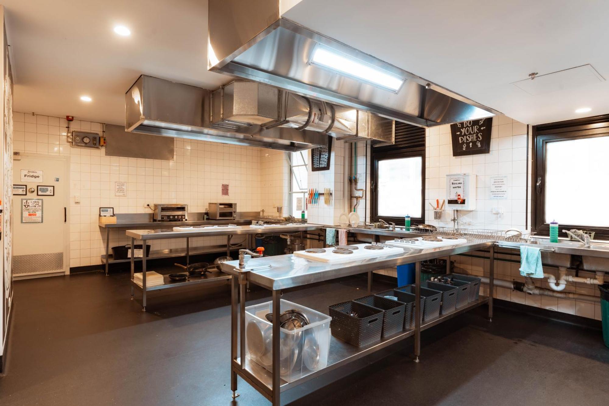 Flinders Backpackers Hostel เมลเบิร์น ภายนอก รูปภาพ