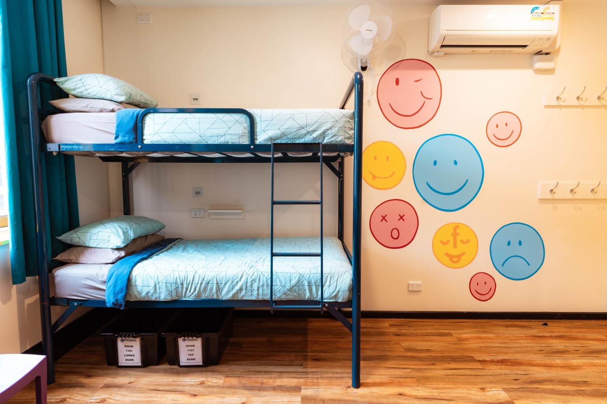 Flinders Backpackers Hostel เมลเบิร์น ภายนอก รูปภาพ