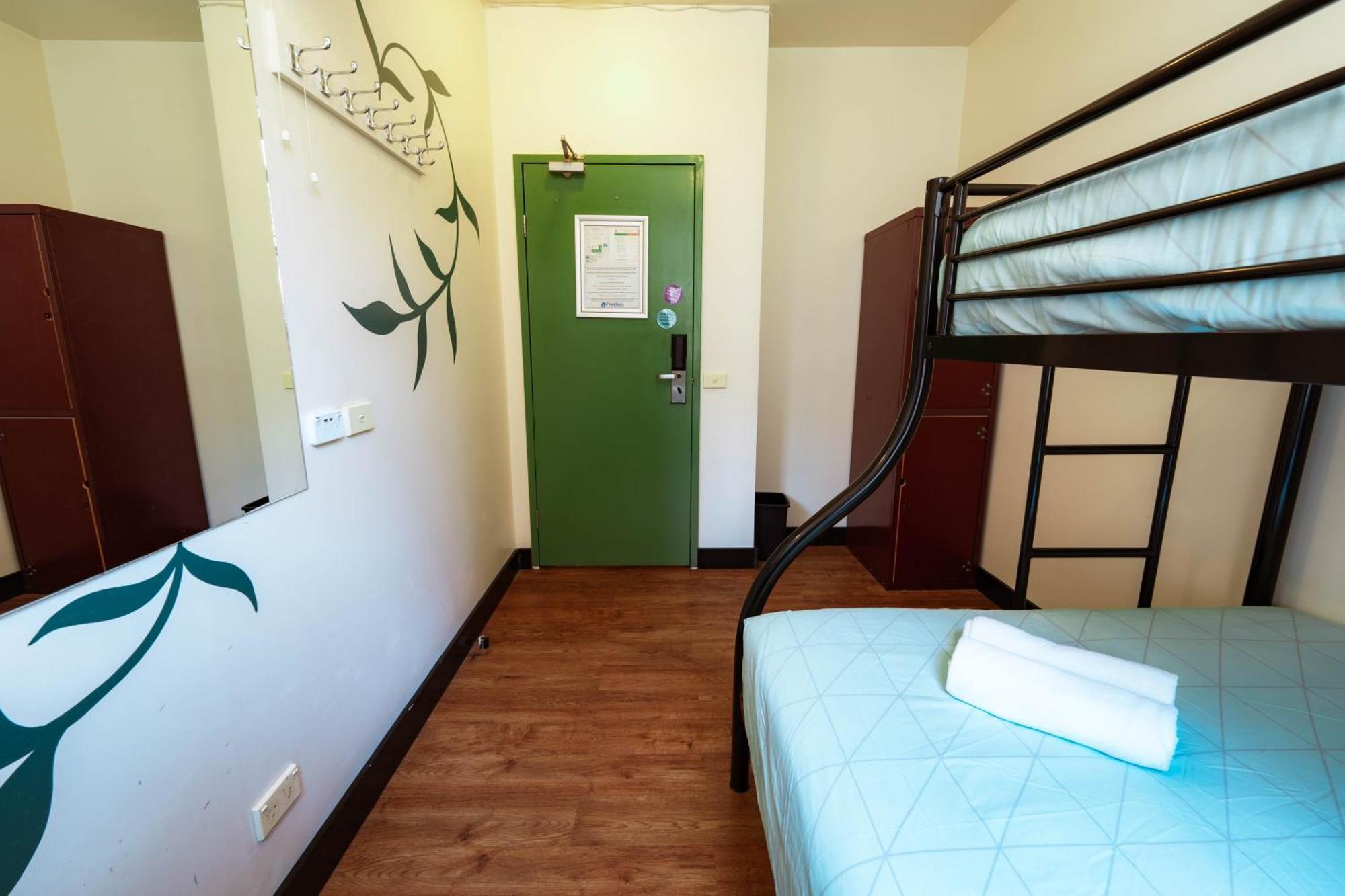 Flinders Backpackers Hostel เมลเบิร์น ภายนอก รูปภาพ